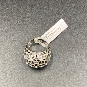 🐎Coach Daisy ring Size 7 NWT